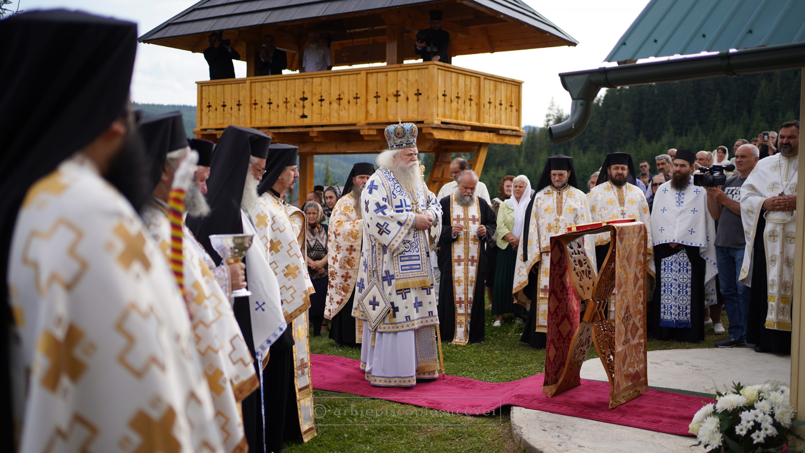 Schitul „Acoperământul Maicii Domnului” – Mestecăniș a fost sfințit duminică