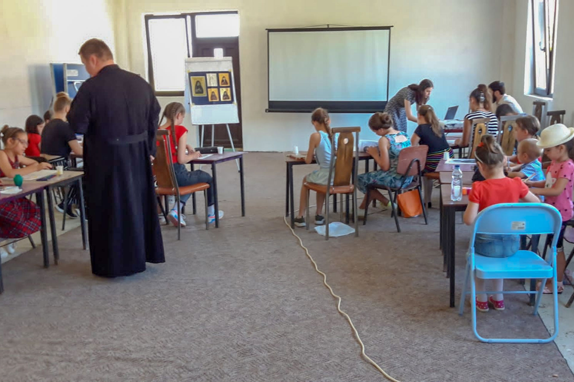 Atelier iconografie pentru copii și tineri, în Parohia Urșița – Mironeasa