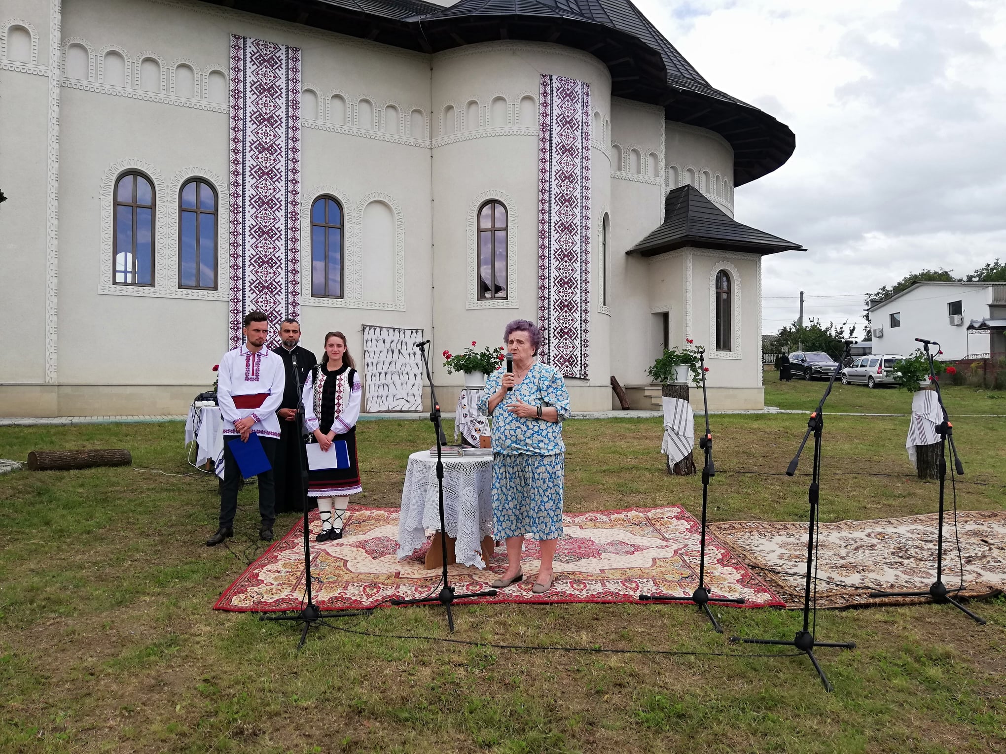 Episcopia de Bălţi a organizat prima ediție a Festivalului „Ia românească în fiecare casă”