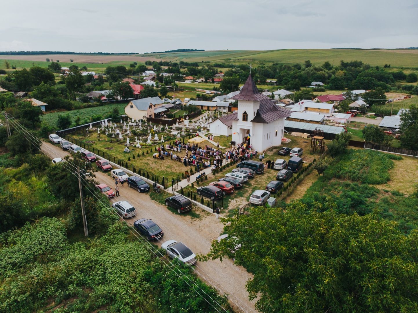 Icoana Maicii Domnului „Grabnic Ascultătoarea”, în mijlocul credincioșilor Parohiei Bălușești