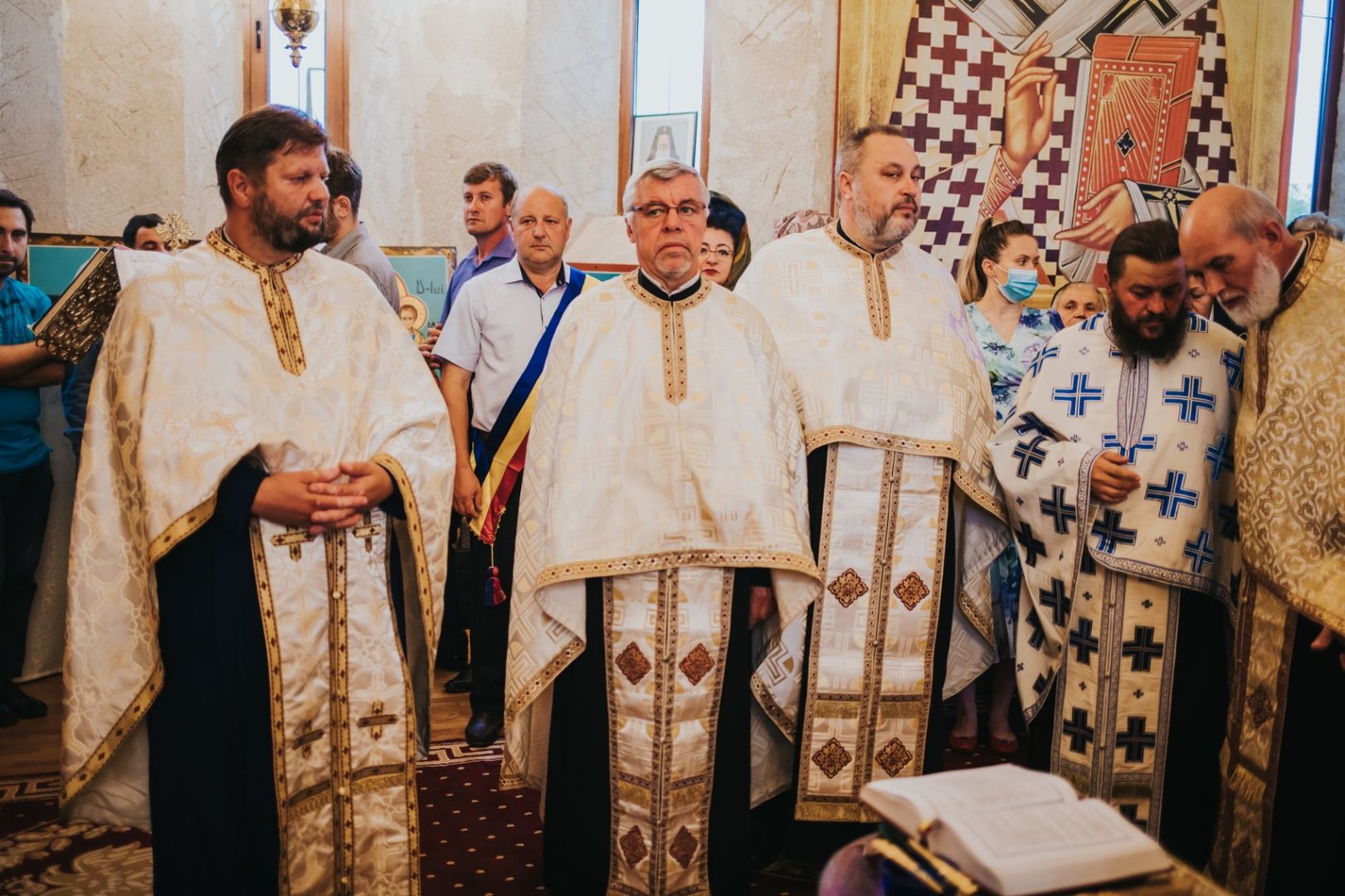 Icoana Maicii Domnului „Grabnic Ascultătoarea”, în mijlocul credincioșilor Parohiei Bălușești