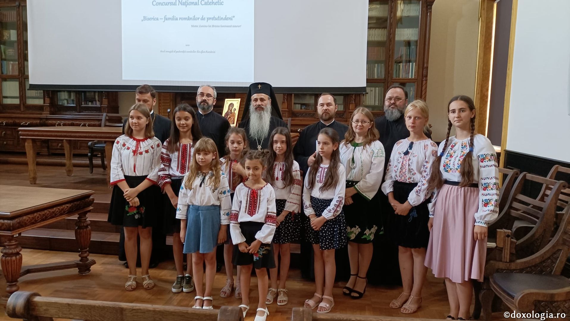Iași: Premierea la nivel eparhial a câștigătorilor Concursului Național Catehetic „Biserica–familia românilor de pretutindeni”