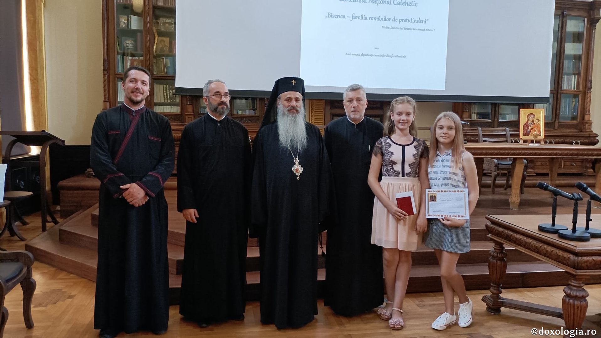 Iași: Premierea la nivel eparhial a câștigătorilor Concursului Național Catehetic „Biserica–familia românilor de pretutindeni”