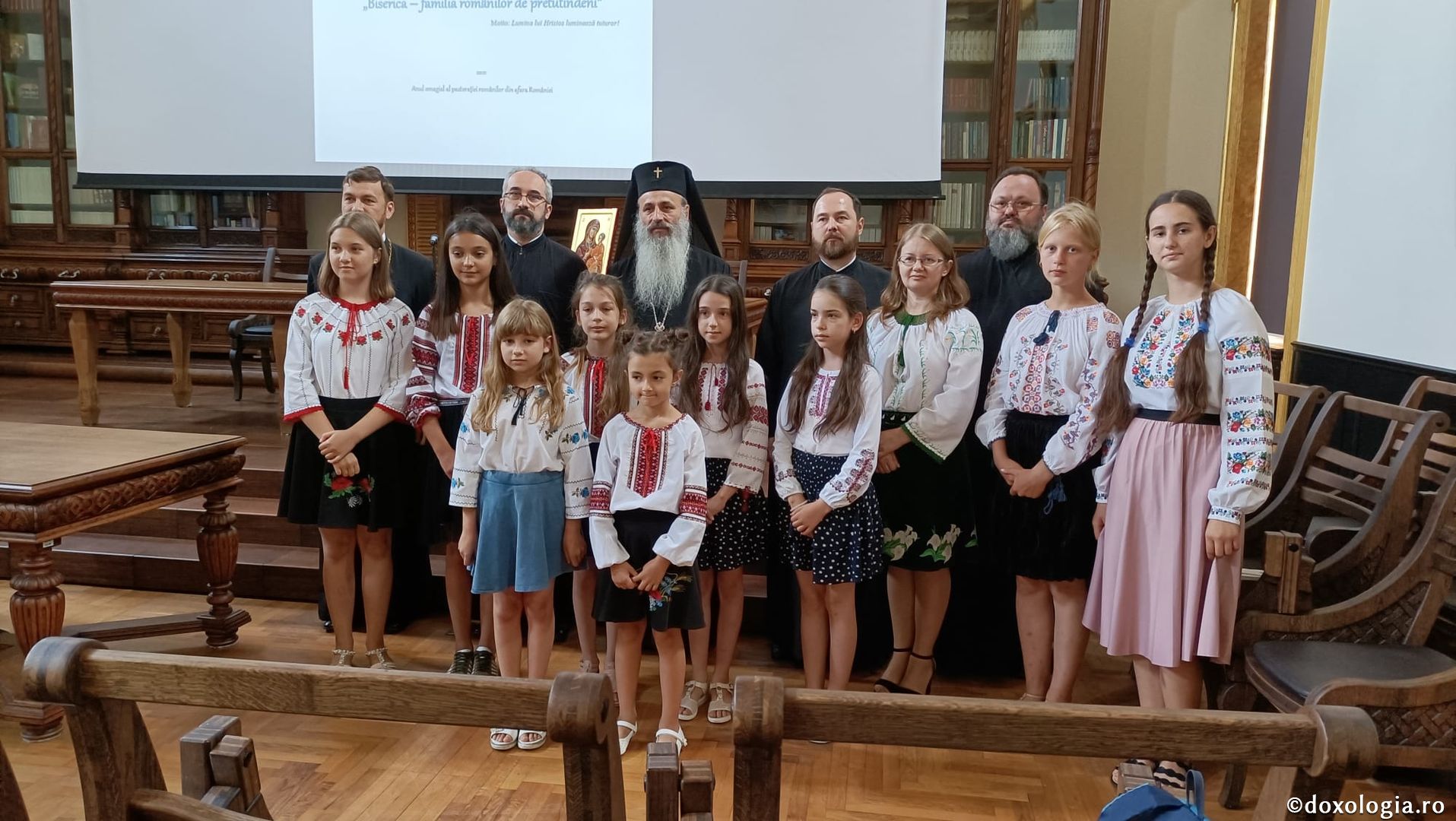 Iași: Premierea la nivel eparhial a câștigătorilor Concursului Național Catehetic „Biserica–familia românilor de pretutindeni”