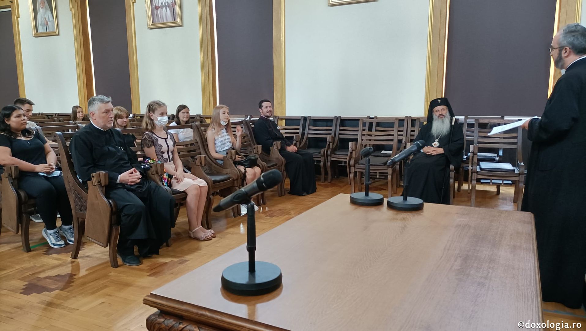 Iași: Premierea la nivel eparhial a câștigătorilor Concursului Național Catehetic „Biserica–familia românilor de pretutindeni”