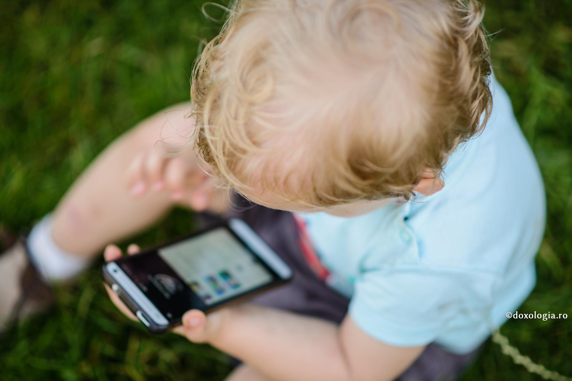 Strategii de control al activităţilor desfăşurate de copii în spaţiul virtual