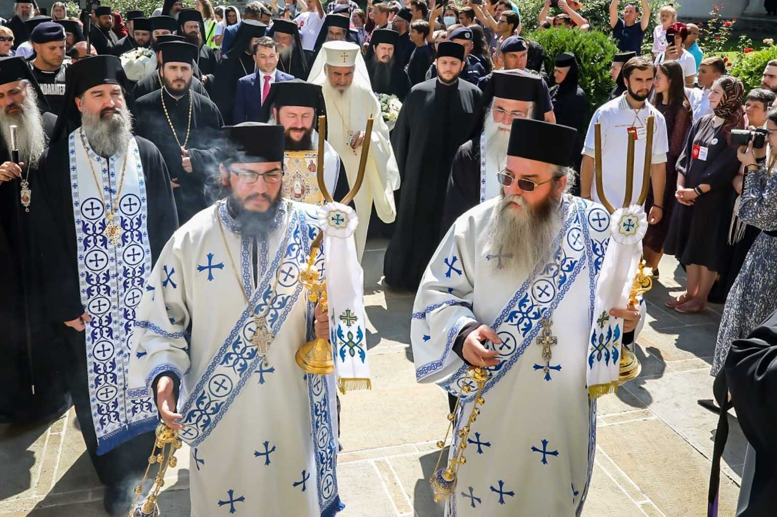 Părintele Patriarh Daniel a ajuns la Mănăstirea Putna