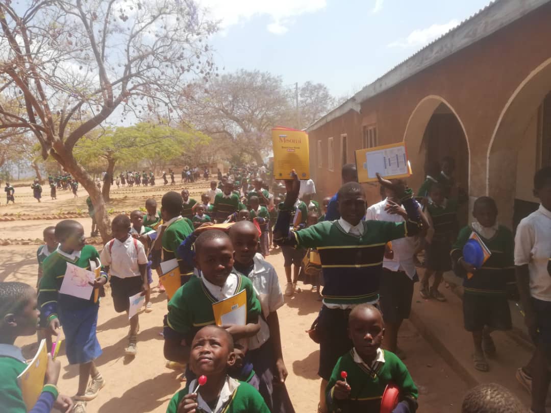 Daruri la început de an şcolar