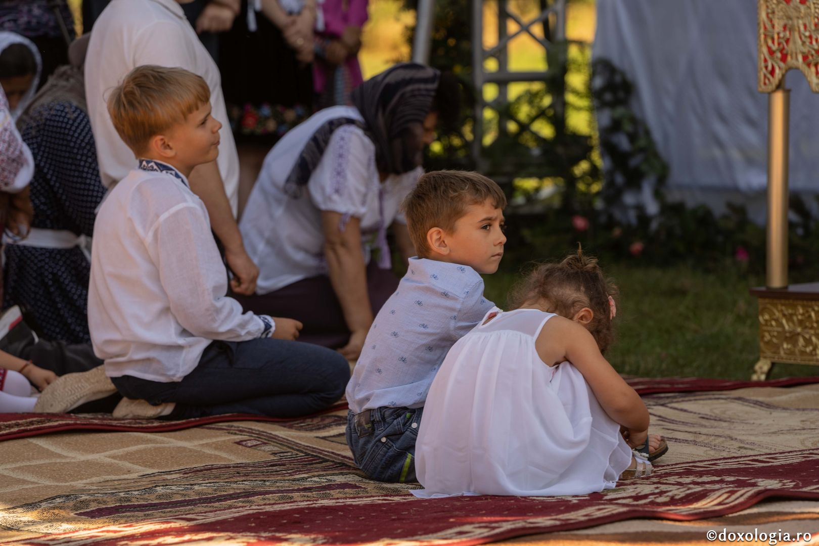 IPS Teofan și PS Veniamin au sfințit noua biserică din cimitirul Parohiei Dealu Mare