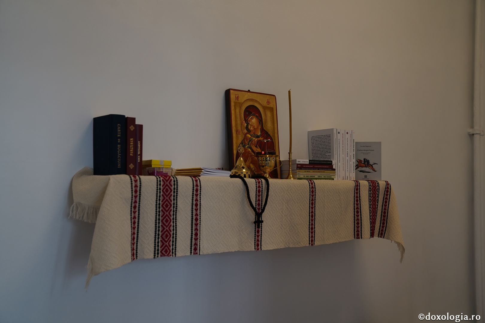 Parteneriat inedit între Spitalul Elena Doamna și Arhiepiscopia Iașilor: IPS Teofan a sfințit o rezervă dedicată nașterilor naturale