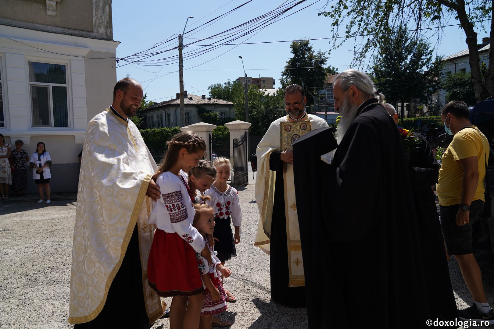 Parteneriat inedit între Spitalul Elena Doamna și Arhiepiscopia Iașilor: IPS Teofan a sfințit o rezervă dedicată nașterilor naturale