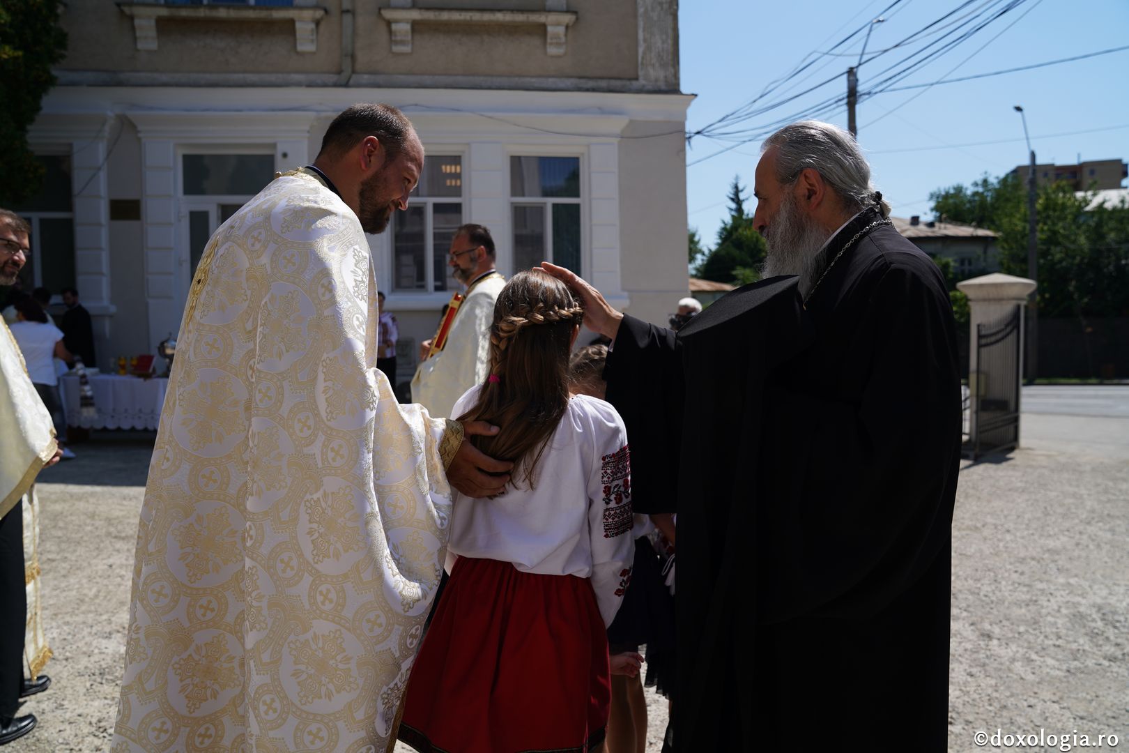 Parteneriat inedit între Spitalul Elena Doamna și Arhiepiscopia Iașilor: IPS Teofan a sfințit o rezervă dedicată nașterilor naturale