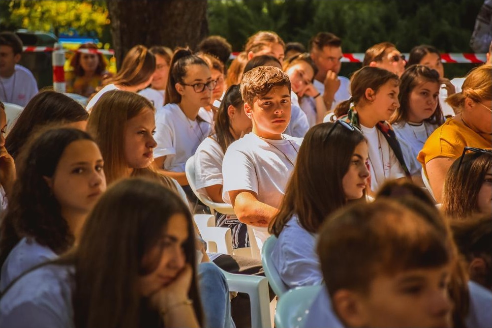 PS Ignatie la deschiderea ITO Vaslui 2021: „Umpleți-vă inimile de iubire, pentru că iubirea vă face frumoși! Să trăiți cât mai mult viața propriu-zisă, în «offline» și să nu lăsați ca «online-ul» să vă dirijeze!”