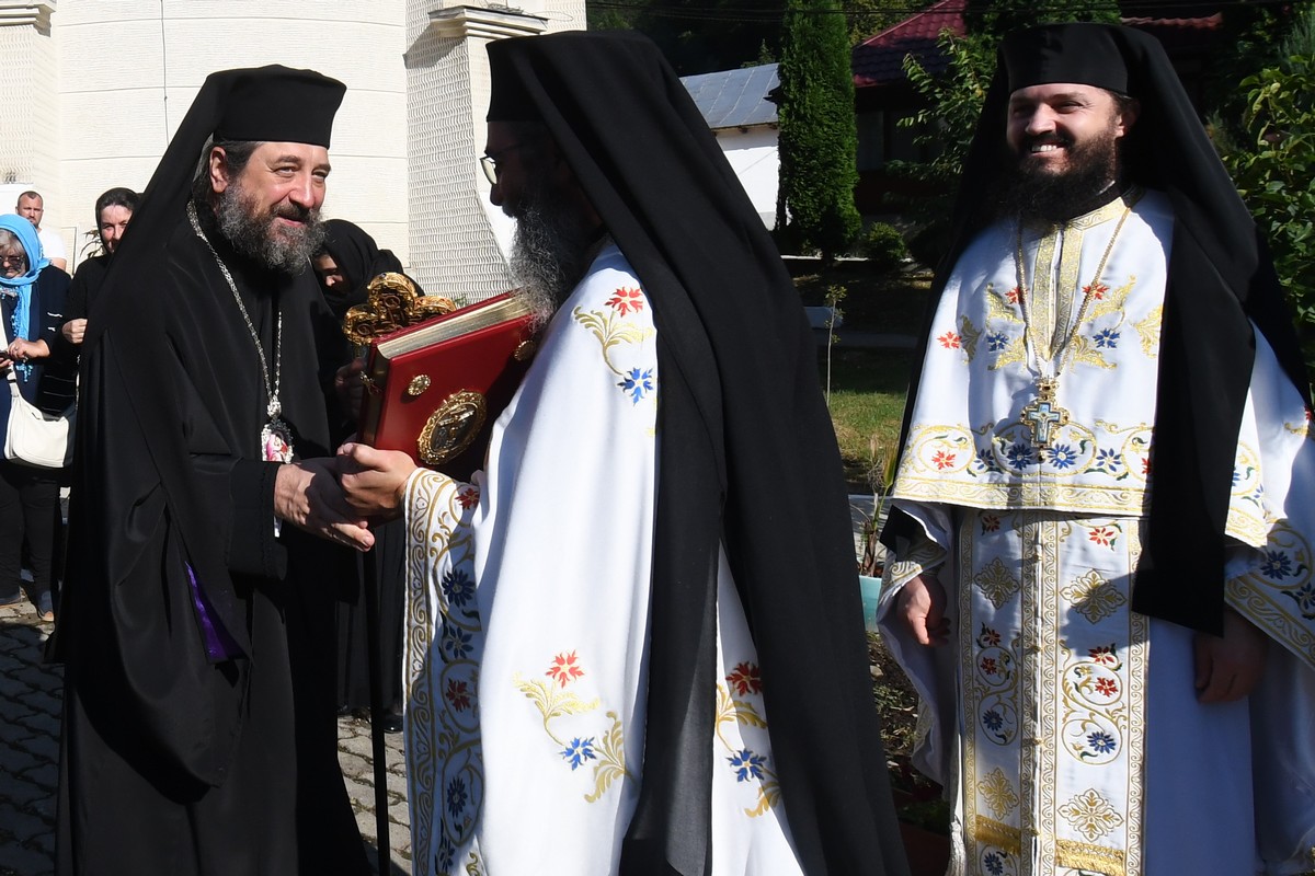 Liturghie arhierească la hramul Mănăstirii Nechit