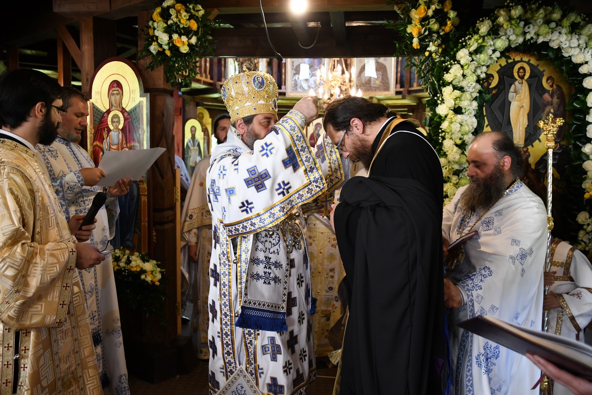 Liturghie arhierească la hramul Mănăstirii Nechit