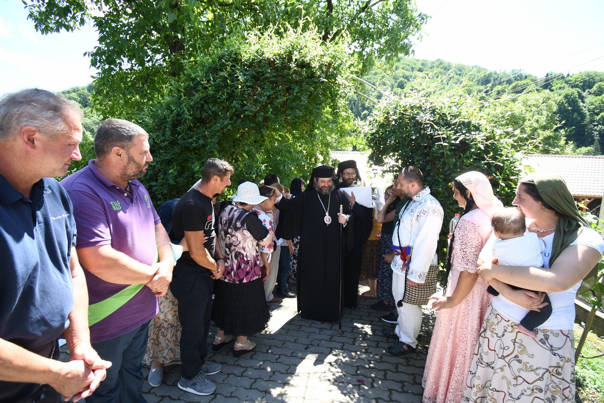 Liturghie arhierească la hramul Mănăstirii Nechit