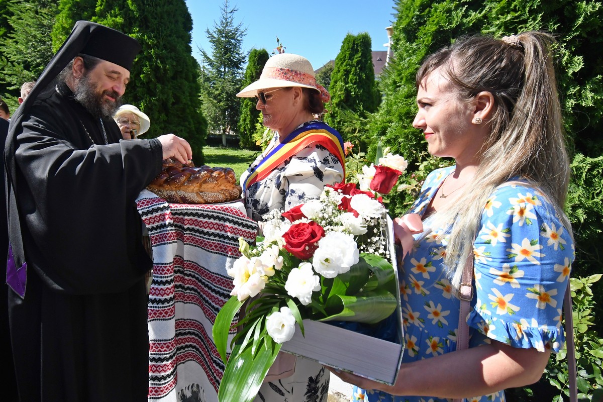 Preasfințitul Părinte Nichifor Botoșăneanul a slujit la Mănăstirea Hadâmbu