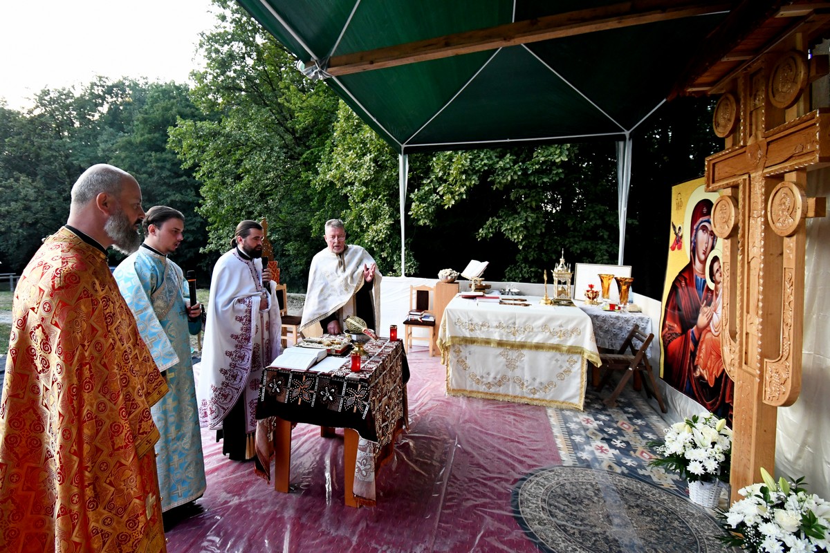 Schitul Dragușani-Parava și-a serbat al doilea hram