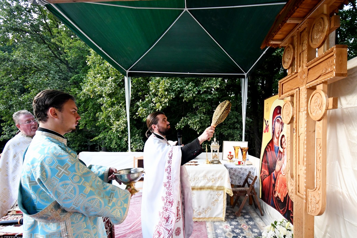 Schitul Dragușani-Parava și-a serbat al doilea hram