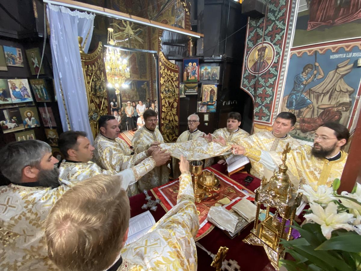 Sfinții Martiri Brâncoveni, cinstiți în Parohia Răcăciuni