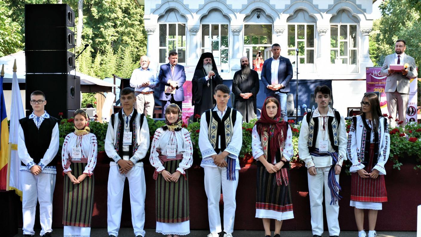 PS Ignatie la deschiderea ITO Vaslui 2021: „Umpleți-vă inimile de iubire, pentru că iubirea vă face frumoși! Să trăiți cât mai mult viața propriu-zisă, în «offline» și să nu lăsați ca «online-ul» să vă dirijeze!”