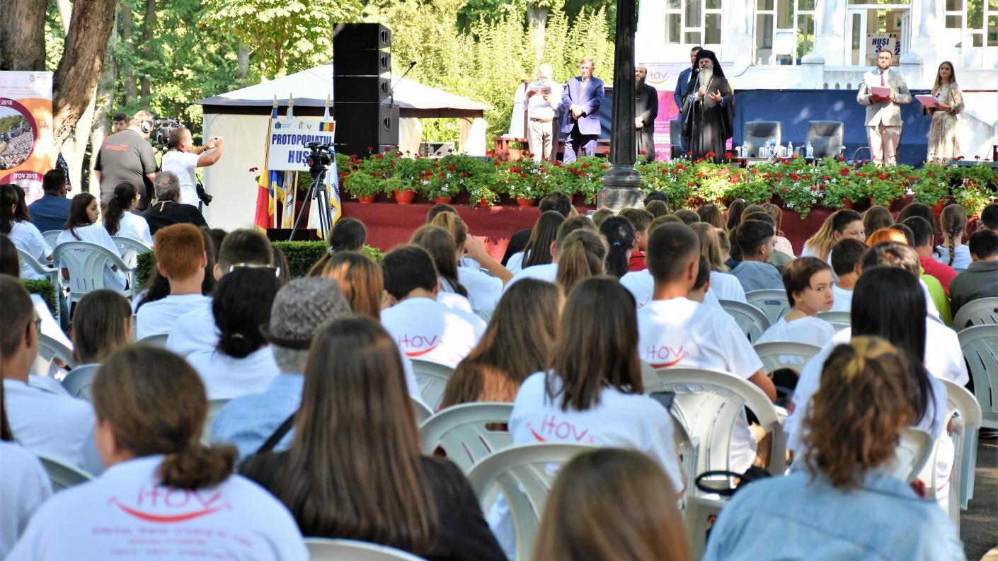 PS Ignatie la deschiderea ITO Vaslui 2021: „Umpleți-vă inimile de iubire, pentru că iubirea vă face frumoși! Să trăiți cât mai mult viața propriu-zisă, în «offline» și să nu lăsați ca «online-ul» să vă dirijeze!”