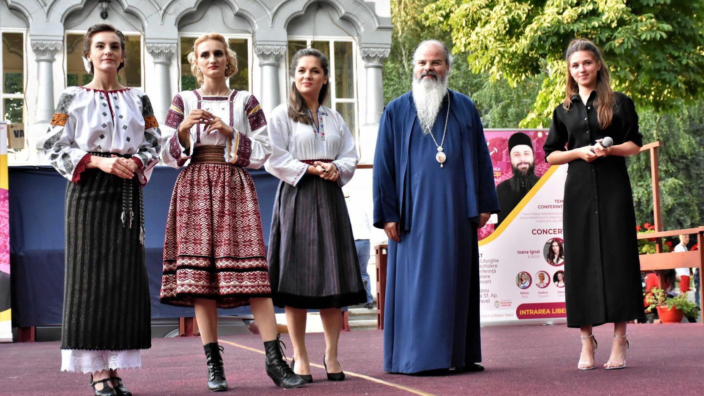 Ioana Ignat a concertat în finalul Întâlnirii Tinerilor Ortodocși Vaslui 2021. PS Ignatie către cei prezenți: „Vă doresc tuturor să fiți ca un pârâiaș de munte: limpezi, curați și răzbătători!”