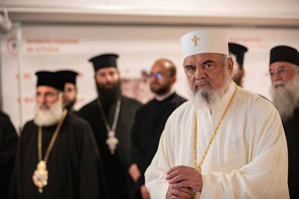Expoziția „Serbarea de la Putna. Continuitatea unui ideal”: Patriarhul l-a numit pe Ștefan cel Mare „monah încoronat”