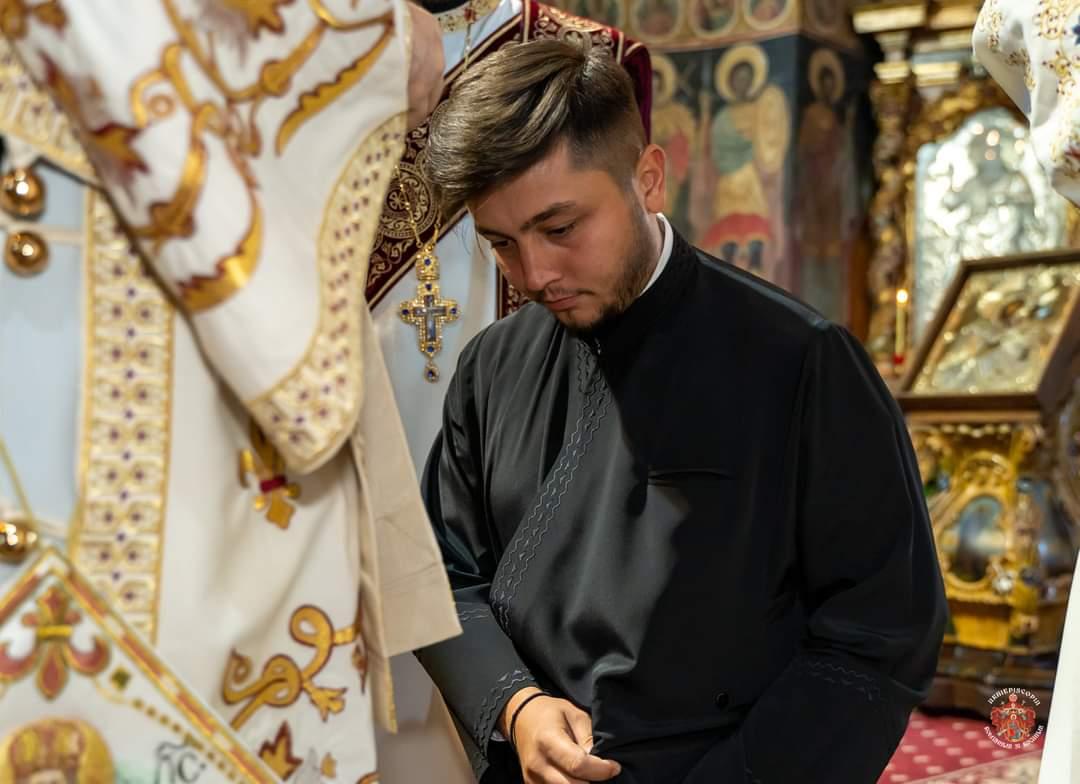 Liturghie arhierească în Catedrala Arhiepiscopală din Roman