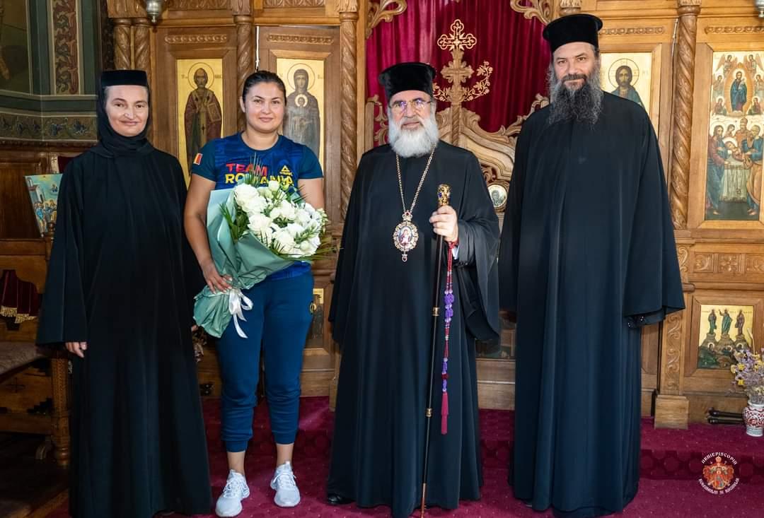 Sportiva romașcană Bianca Florentina Ghelber, premiată de IPS Ioachim