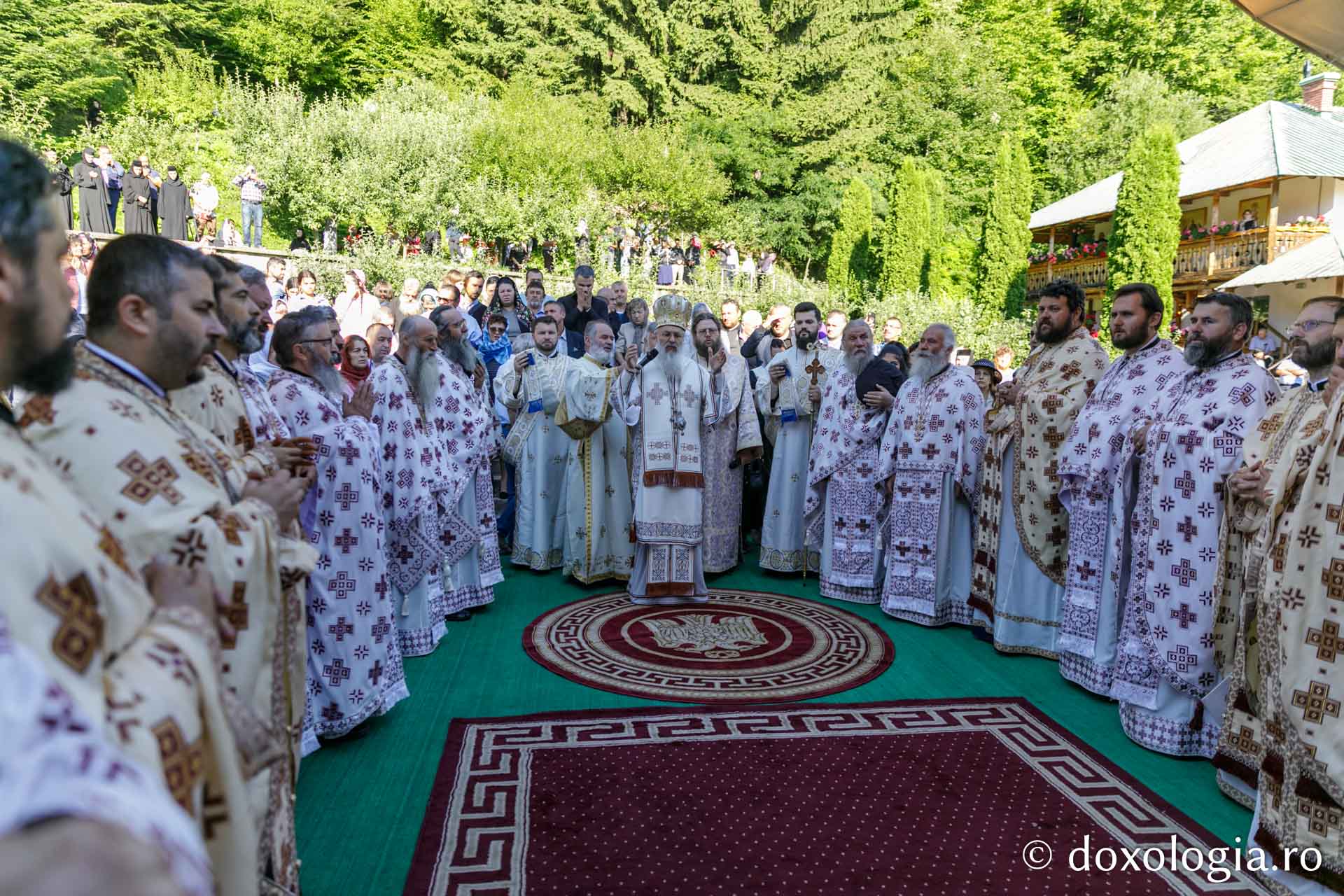 Prăznuirea Sfintei Cuvioase Teodora la Mănăstirea Sihla. IPS Serafim: „Să încercăm să-i avem model pe sfinții care au viețuit în nevoință”