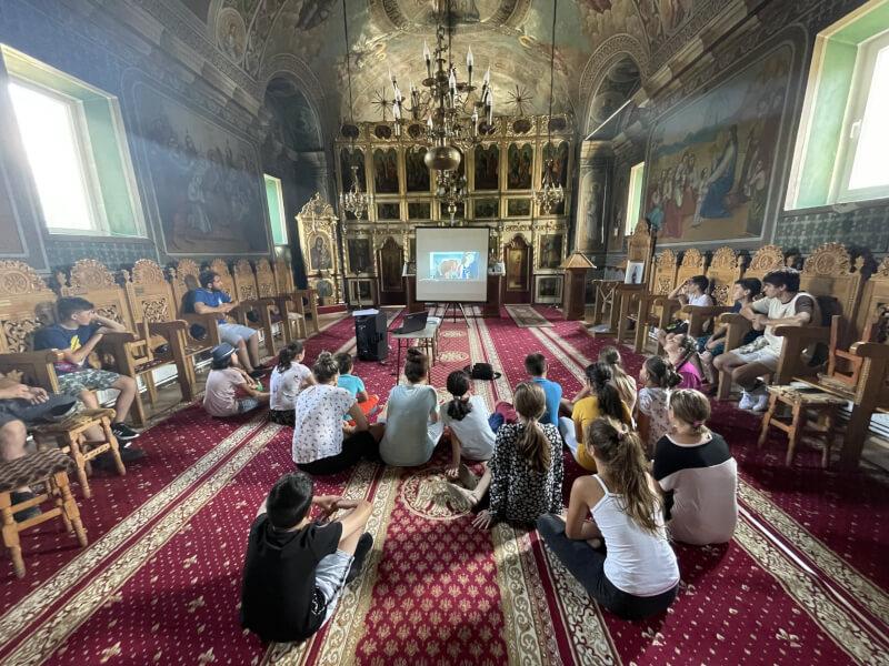 Activităţi pentru tineri în Parohia Siretu