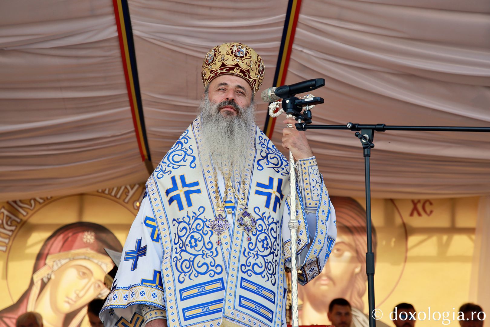 Biserica din comuna Broscăuți a fost sfințită. IPS Teofan: „Hristos să nu fie departe de noi!”