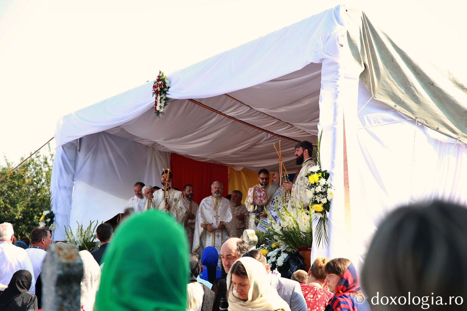 Biserica din comuna Broscăuți a fost sfințită. IPS Teofan: „Hristos să nu fie departe de noi!”