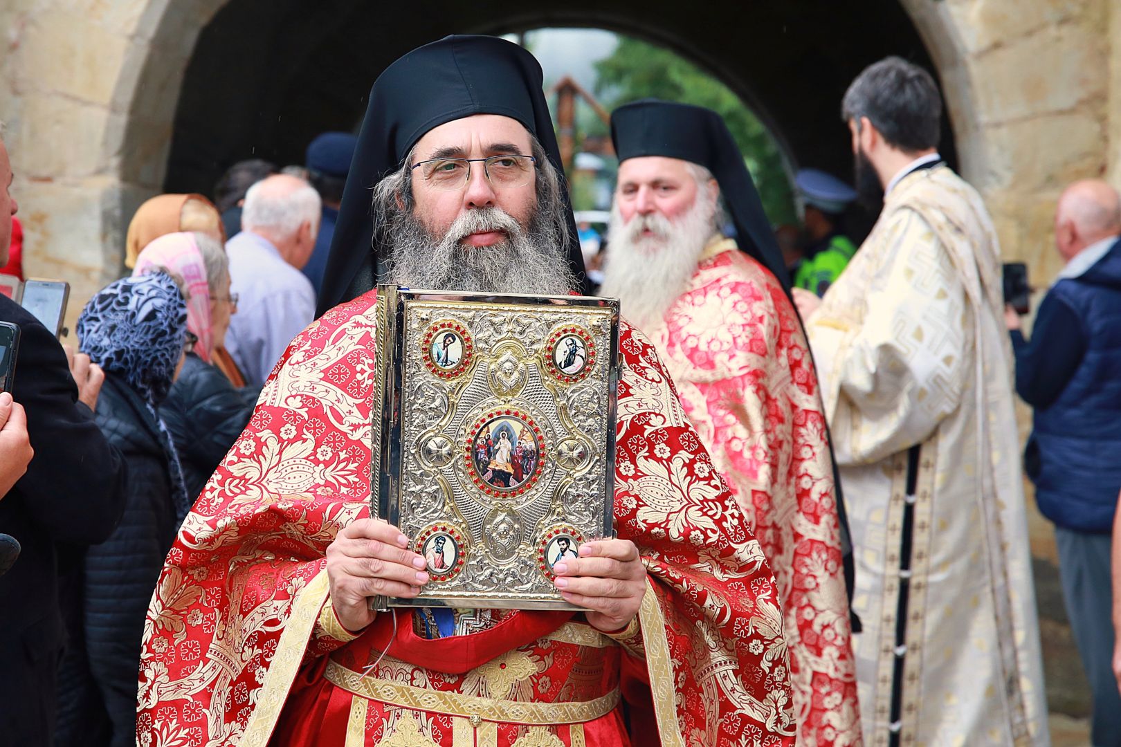 Tăierea Capului Sfântului Ioan Botezătorul - Doi ierarhi au slujit la hramul Mănăstirii Secu