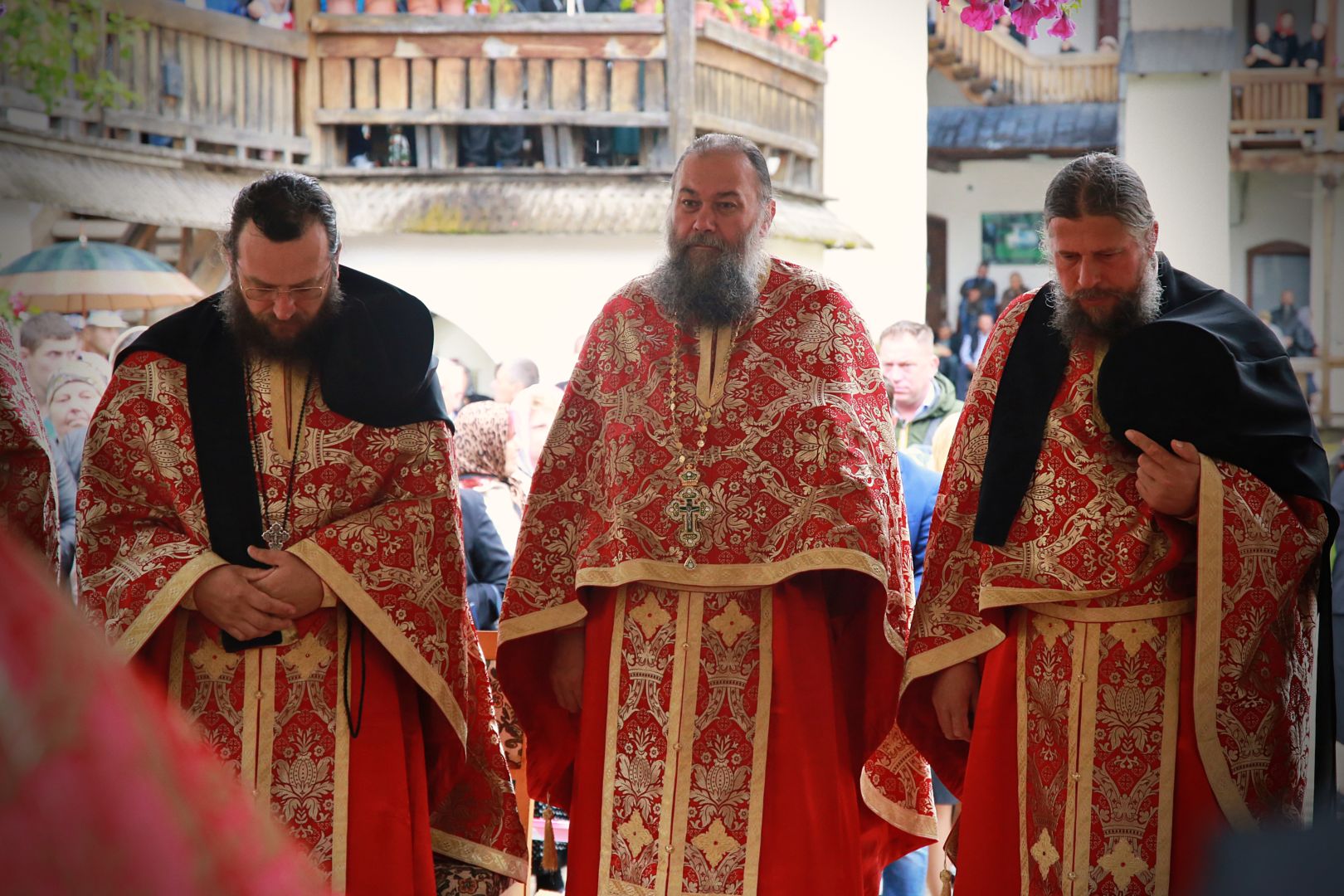 Tăierea Capului Sfântului Ioan Botezătorul - Doi ierarhi au slujit la hramul Mănăstirii Secu