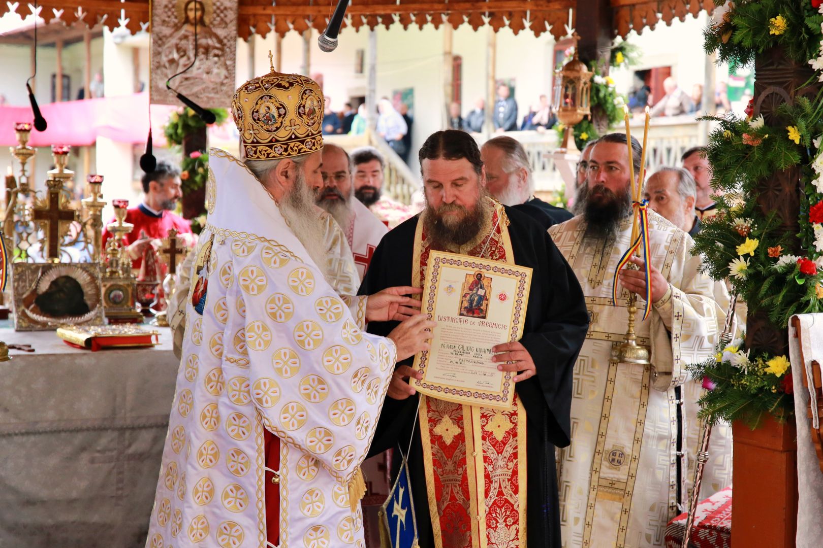 Tăierea Capului Sfântului Ioan Botezătorul - Doi ierarhi au slujit la hramul Mănăstirii Secu