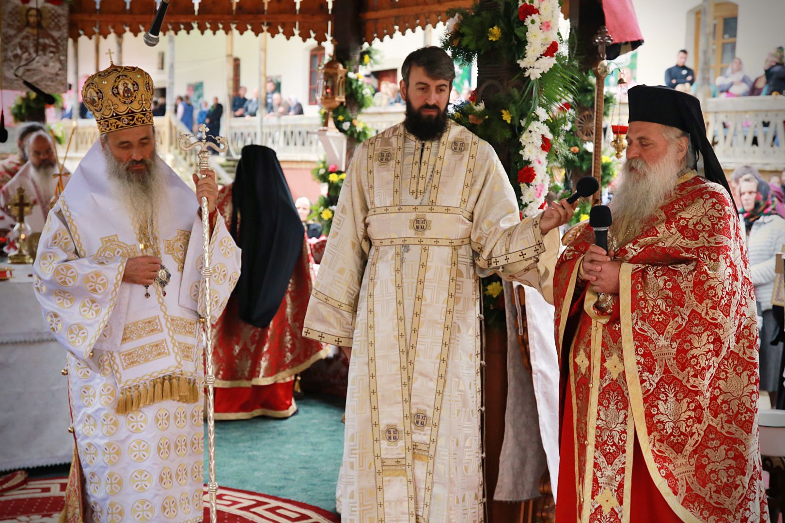 Tăierea Capului Sfântului Ioan Botezătorul - Doi ierarhi au slujit la hramul Mănăstirii Secu