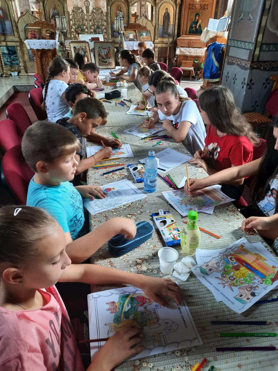 „Hristos ȋn mijlocul copiilor”, ȋn Parohia Enăchești