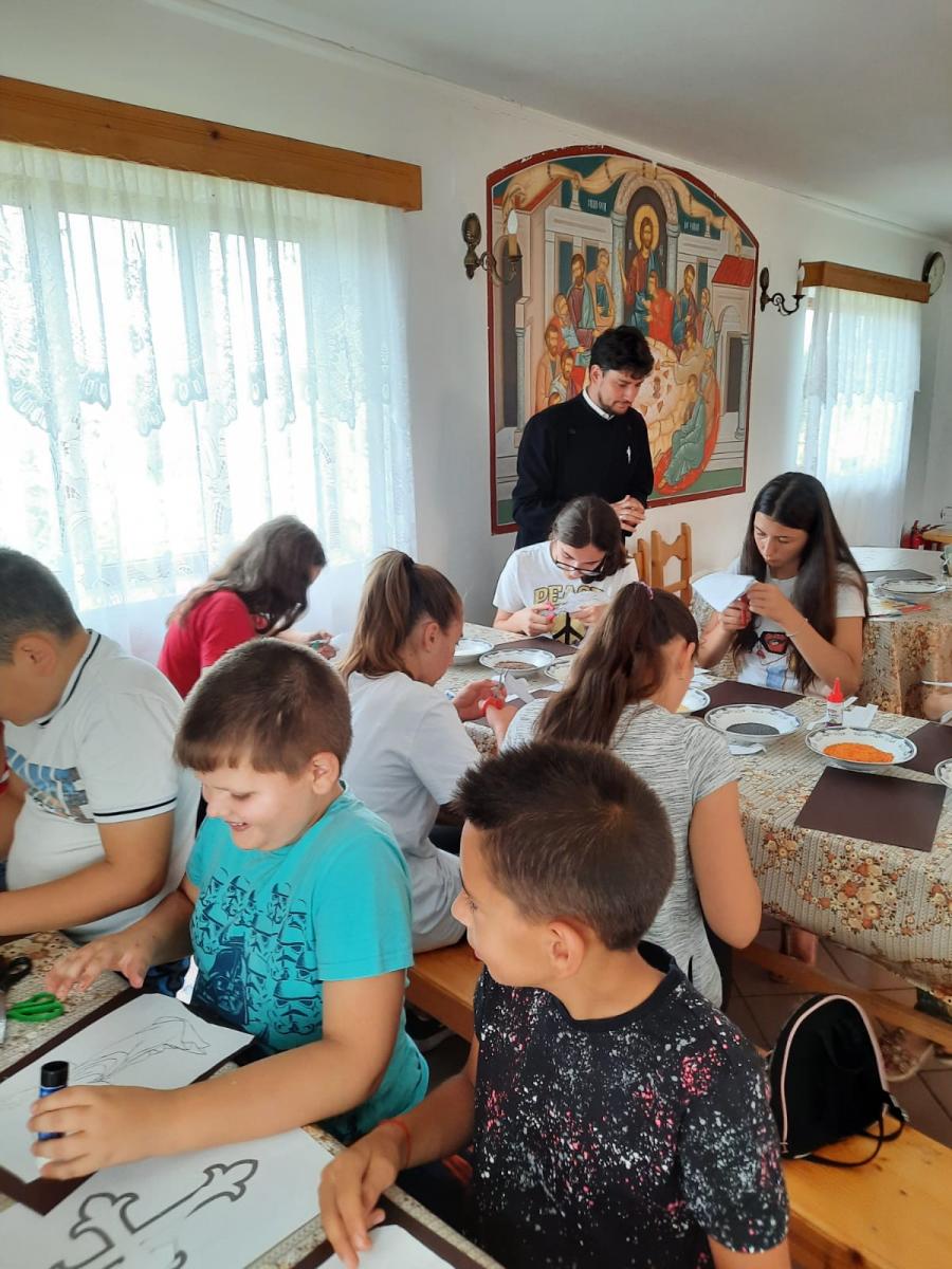 „Hristos ȋn mijlocul copiilor”, ȋn Parohia Enăchești