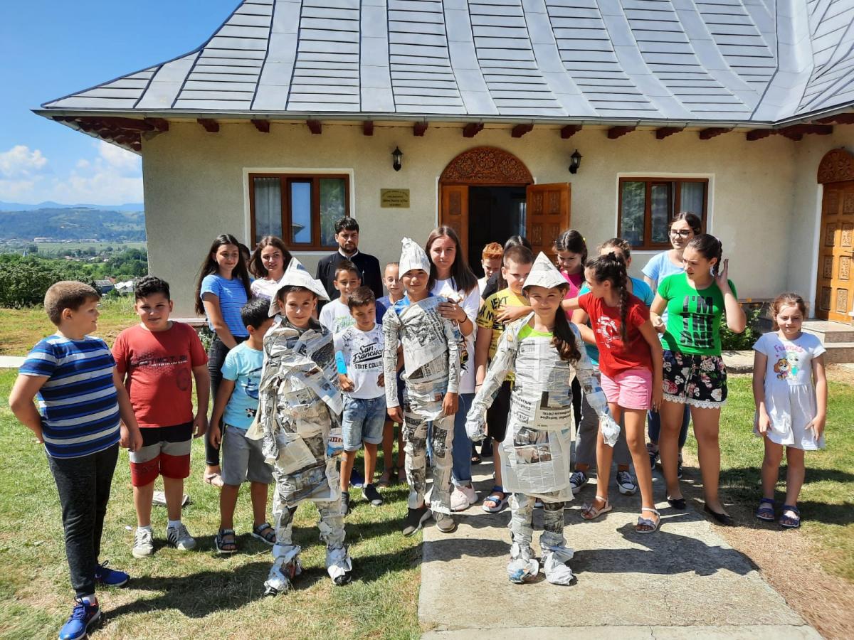 „Hristos ȋn mijlocul copiilor”, ȋn Parohia Enăchești