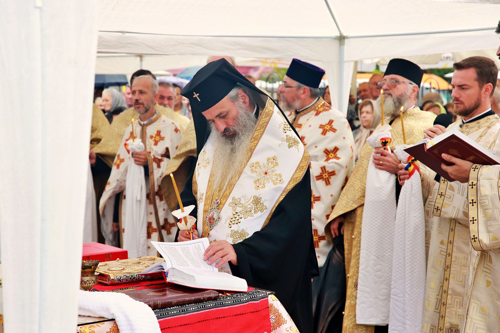 Un nou clopot pentru Parohia Vânători-Neamț