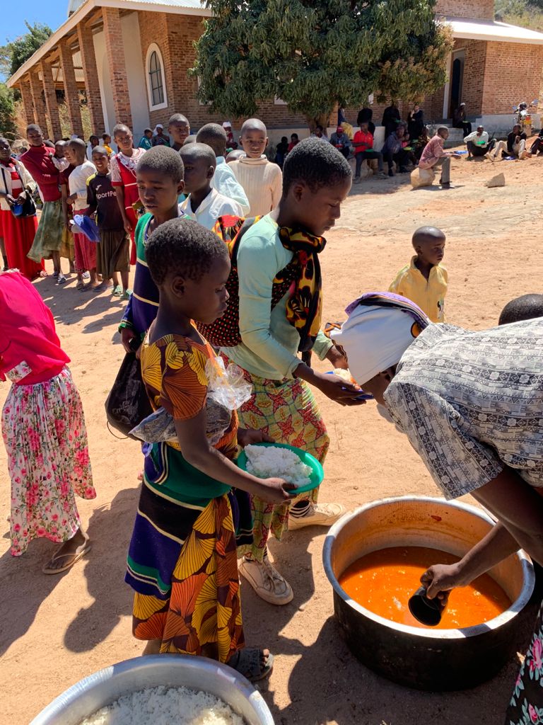 Vizită în satul Ibogu la început de an școlar