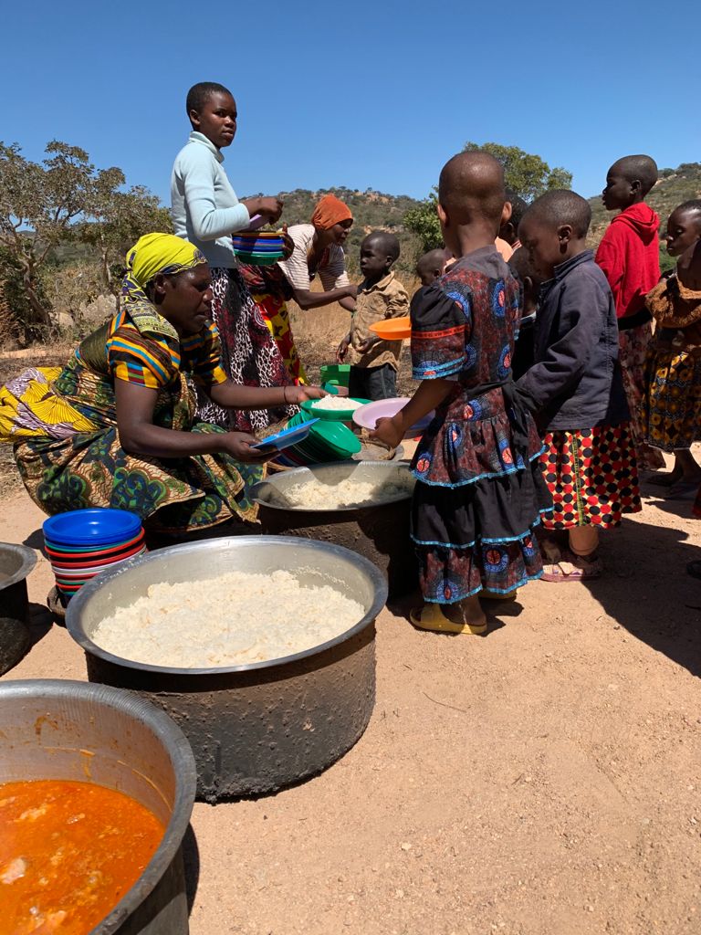 Vizită în satul Ibogu la început de an școlar