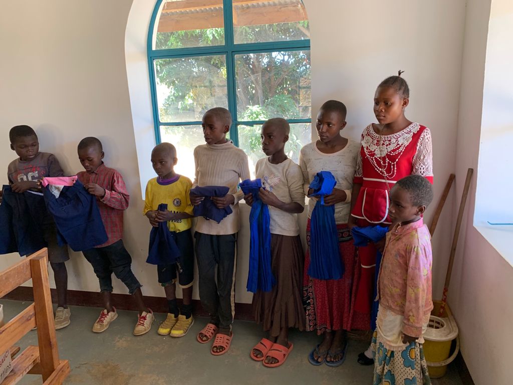 Vizită în satul Ibogu la început de an școlar