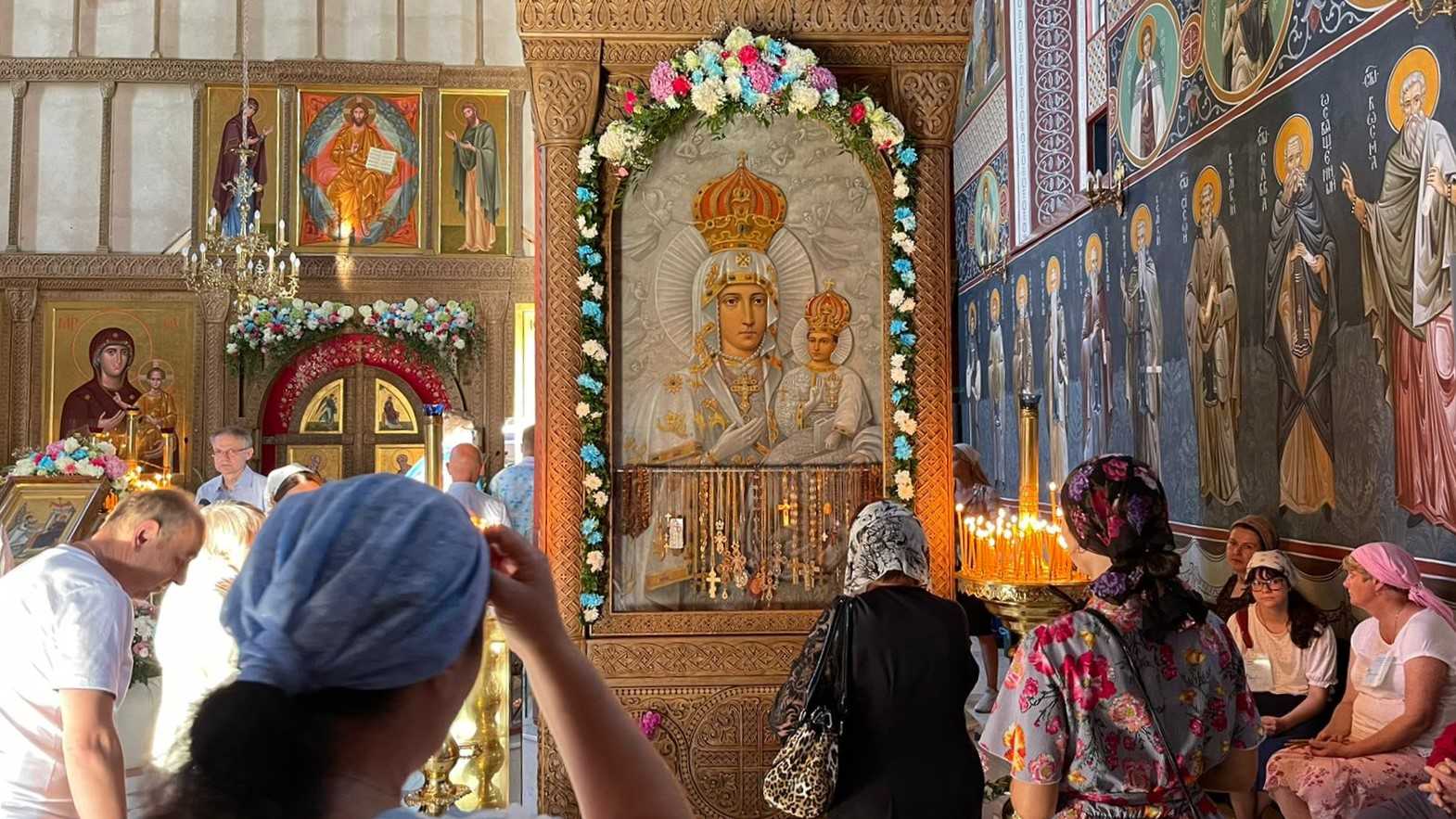 Pelerinaj la Supraśl: Polonezii merg pe jos 16 km pentru Maica Domnului