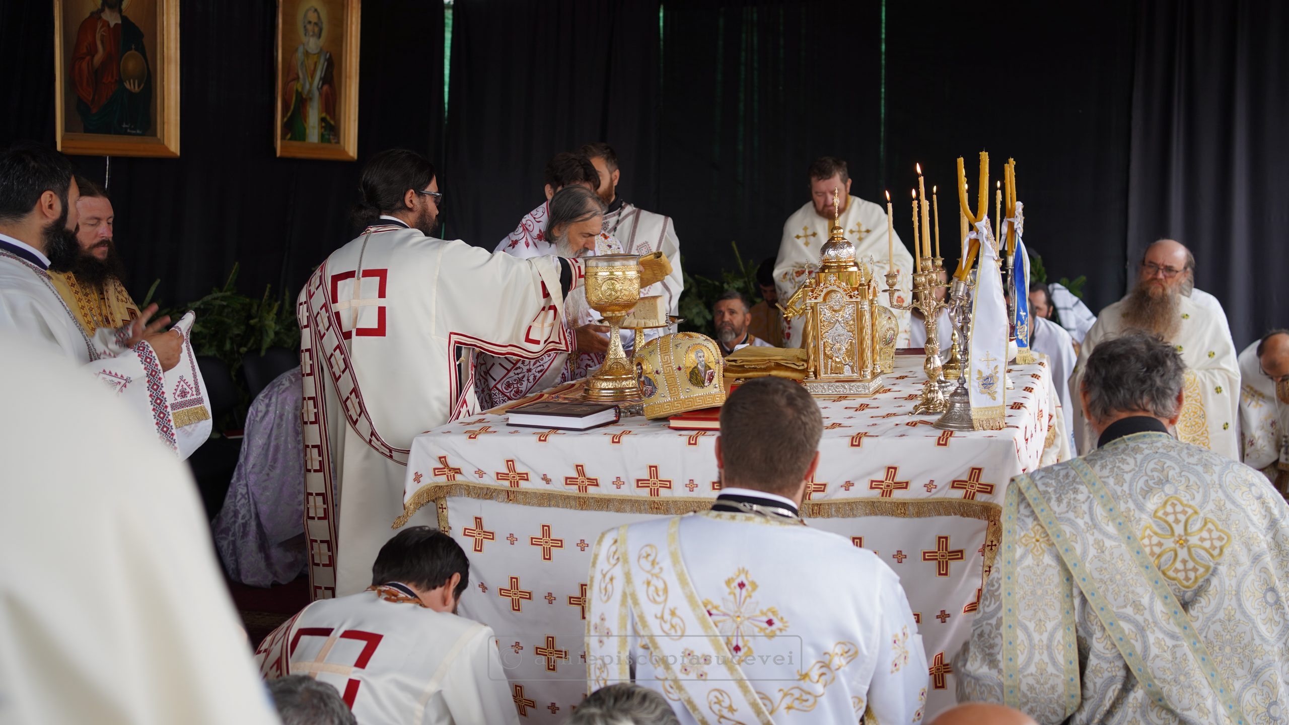 Foto: arhiepiscopiasucevei.ro Biserica „Sfântul Nicolae” din Berchișești, județul Suceava, a fost resfințită