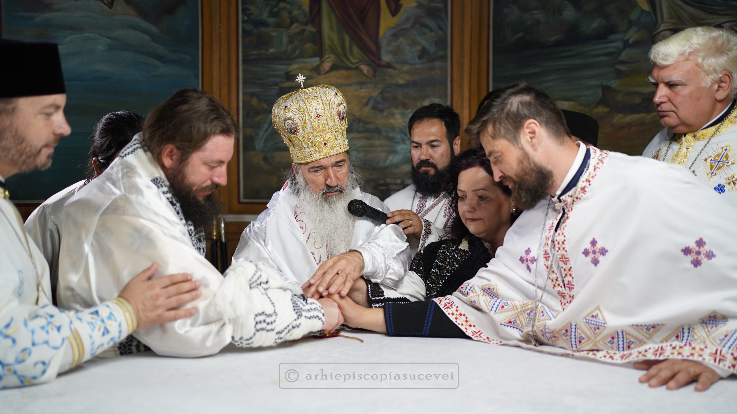 Foto: arhiepiscopiasucevei.ro Biserica „Sfântul Nicolae” din Berchișești, județul Suceava, a fost resfințită