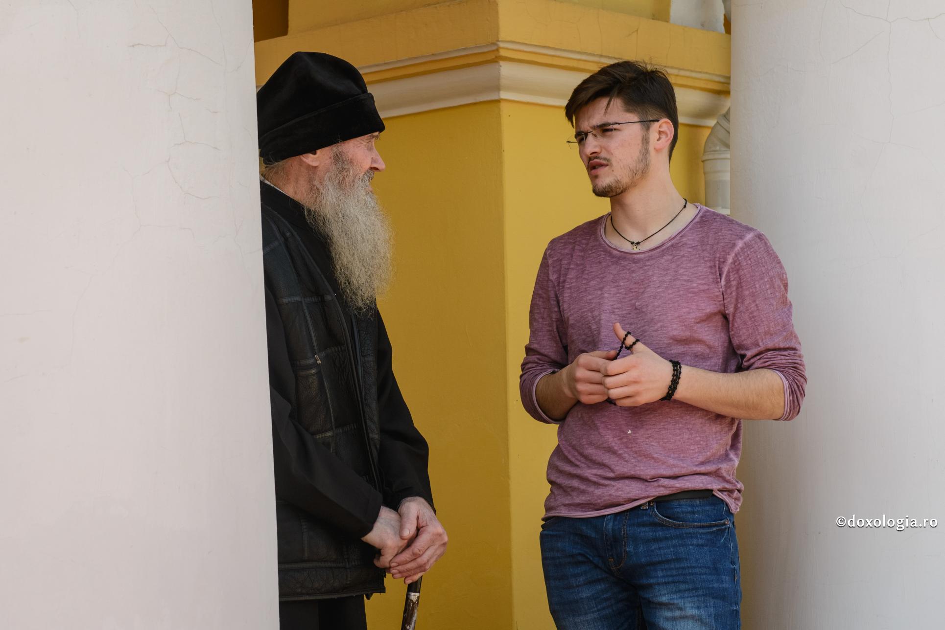 „Nimic mai mult nu cere Dumnezeu tânărului decât curăție și smerenie”