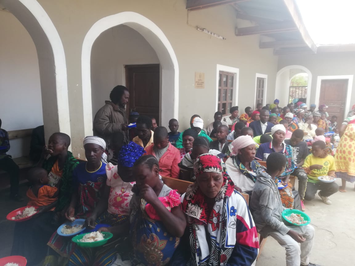 117 botezuri la Centrul Misionar Ortodox din Kidamali 117 botezuri la Centrul Misionar Ortodox din Kidamali